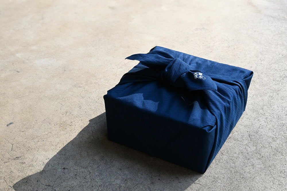 12月8日(月)発売 灰汁発酵建て藍染風呂敷