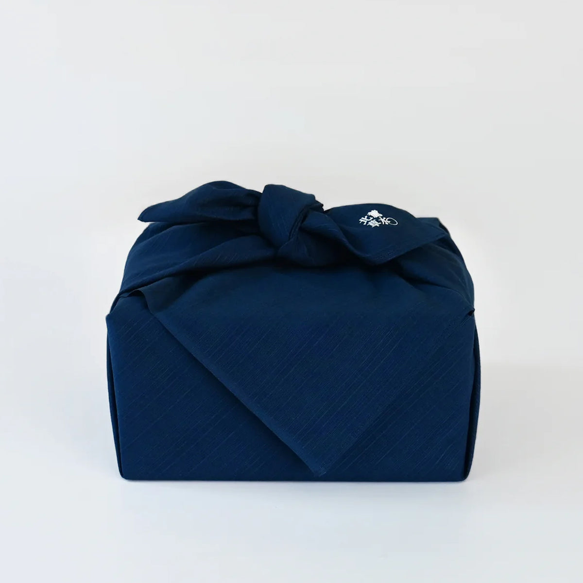 灰汁発酵建て藍染風呂敷