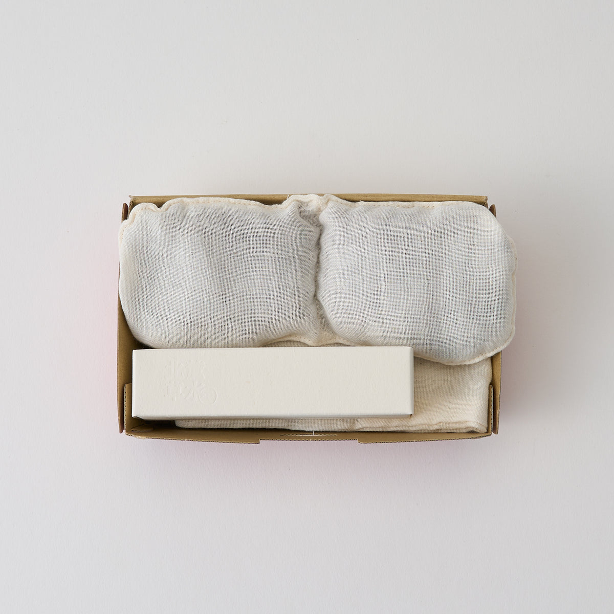 Limited quantity] Eye area care set