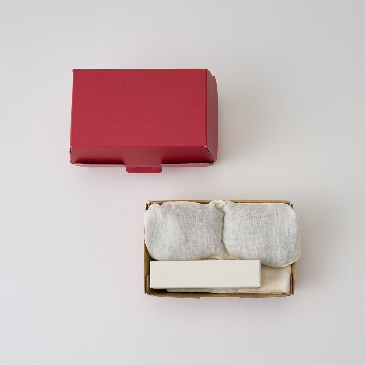 Limited quantity] Eye area care set