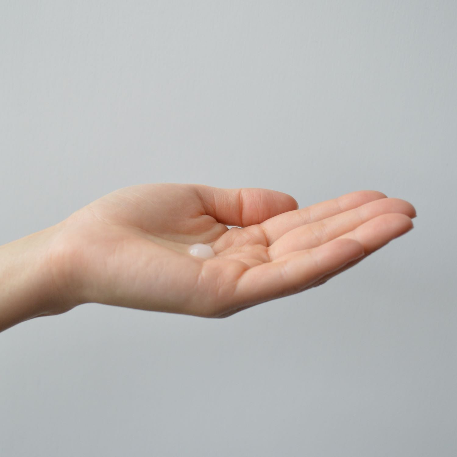 Moisturization Serum – 松山油脂オンラインストア